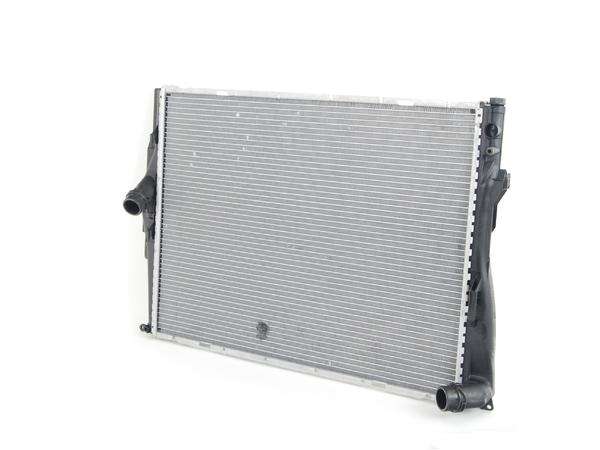 E90 Radiator 6 Cylinder Petrol 335 2005-2011 / E87