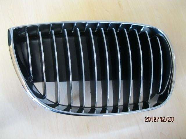 E87 Kidney Grill Rhs (chrome) 2004-2008 (no Vent)