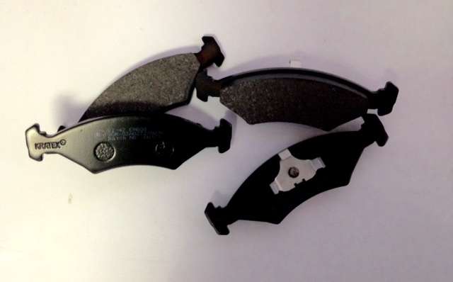 Tazz / Conquest / Corolla Front Brake Pads Set 1996+