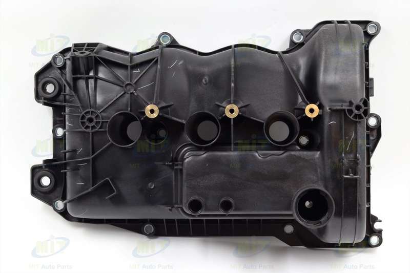 Renault Kwid Cylinder Head Cover, 1.0 16-