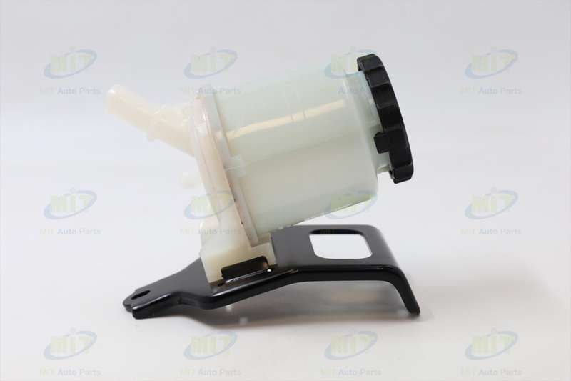 Toyota Fortuner Oil Bottle+cap+bracket, Power Steering, 3.0d 06-16 >hilux D4d/vvti