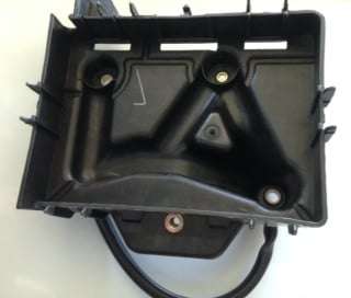 Polo Vivo Battery Housing Plastic / Polo 2 2010- (hatchback)