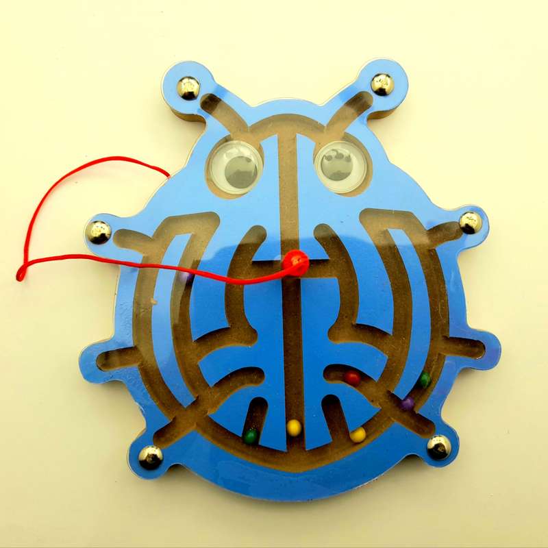 Magnetic tracing activity toy