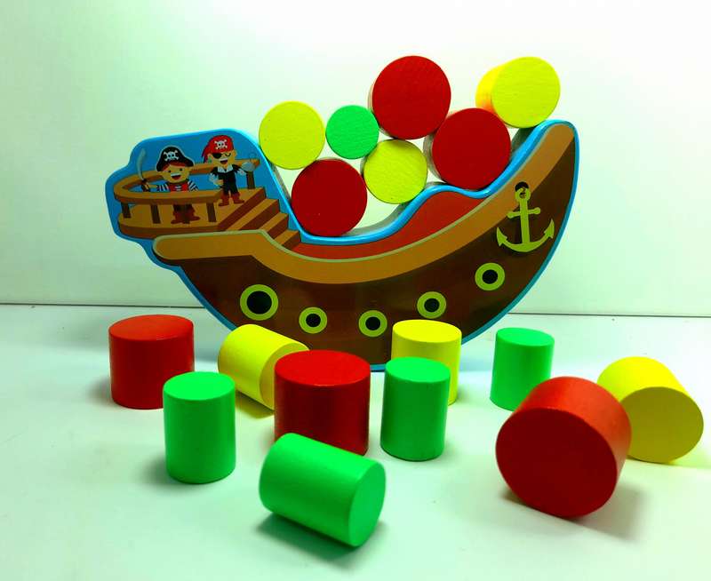 Pirate ship balance game