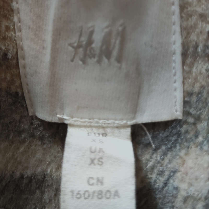 32 (S) H&M Women Beige Checkered Coat