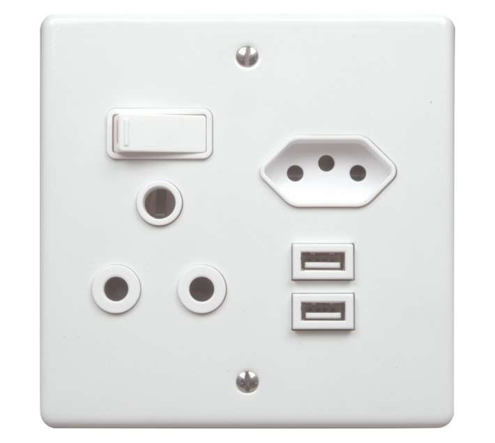 Design House 1 x 16A 1 x IEC 2 x USB Mono Block Socket - White (100 x 100mm)