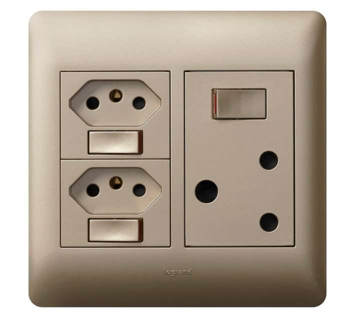 Ysalis Single Horizontal and Double Slimline Socket - Champagne