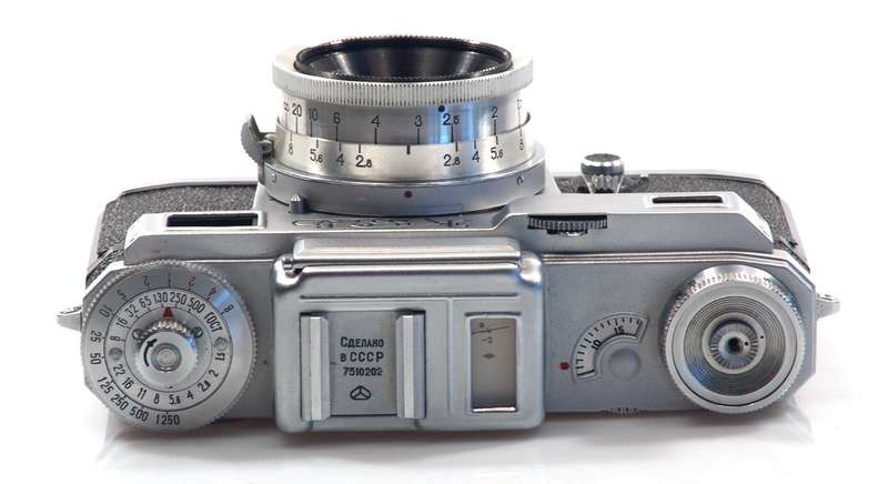 KIEV CHROME VINTAGE CONTAX MOUNT CAMERA 2.8/35mm LENS