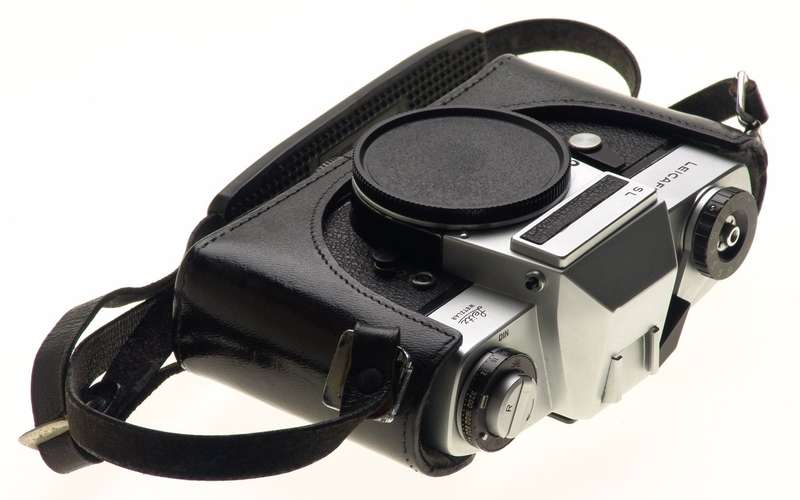LEICAFLEX SL 35mm CHROME SLR LEITZ CAMERA BODY WITH HALF CASE CLEAN WORKING NICE