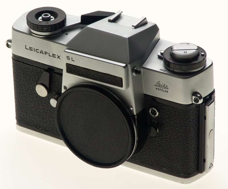 LEICAFLEX SL 35mm CHROME SLR LEITZ CAMERA BODY WITH HALF CASE CLEAN WORKING NICE