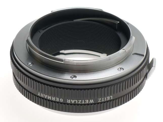 LEITZ 14127F WEZLAR BLACK M TO R LENS ADAPTER WITH APERATURE MINT CLEAN WORKING