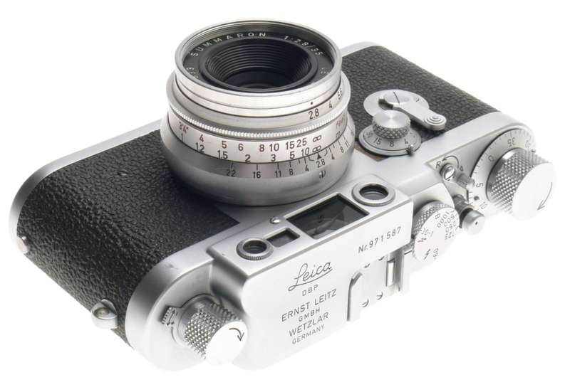 SUMMARON SILVER 1:2.8/35mm SCREW MOUNT M39 LENS WITH LEICA IIIG FILM CAMERA f=35