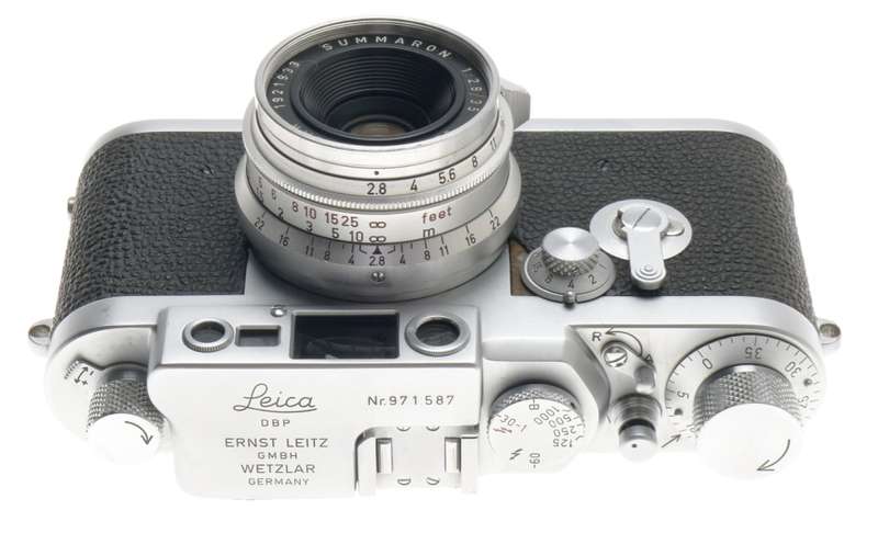 SUMMARON SILVER 1:2.8/35mm SCREW MOUNT M39 LENS WITH LEICA IIIG FILM CAMERA f=35