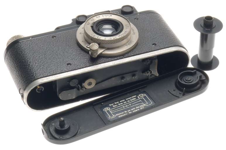 LEICA II (D) BLACK RANGEFINDER M39 SCREW MOUNT NICKLE LEITZ ELMAR 3.5 f=5cm LENS