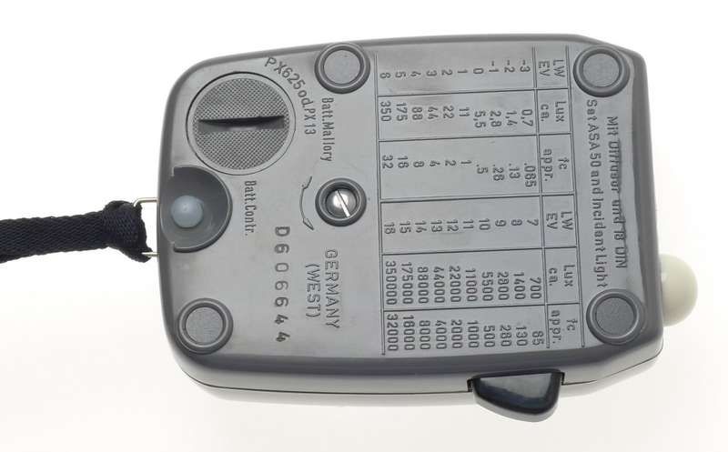 GOSSEN SIXTAR LIGHT EXPOSURE METER VINTAGE CASED STRAP WORKING CLEAN RARE GREY