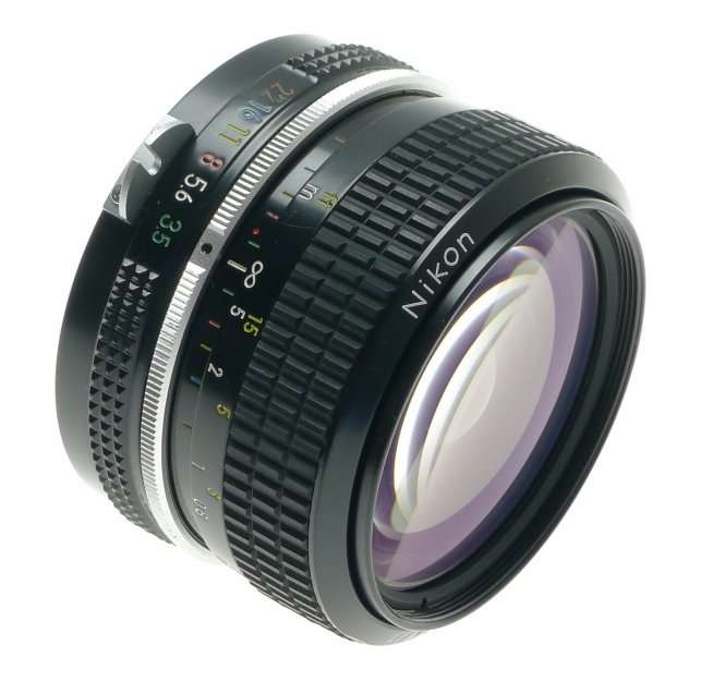 NIKON 1:3.5/28mm NIKKOR SLR CAMERA LENS f=28mm CLEAN EXCELLENT WIDE ANGLE