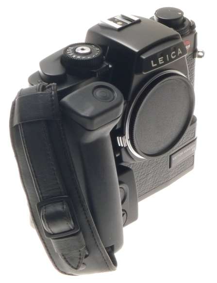 LEITZ R6 BLACK CLEAN SLR 35mm FILM CAMERA BODY WITH MOTOR WINDER LEICA HAND GRIP