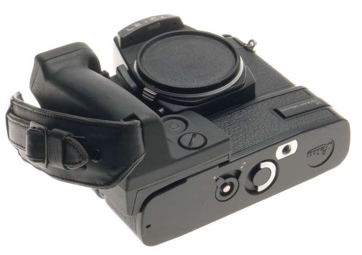LEITZ R6 BLACK CLEAN SLR 35mm FILM CAMERA BODY WITH MOTOR WINDER LEICA HAND GRIP