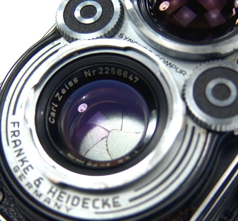ROLLEIFLEX ZEISS PLANAR 3.5/75mm LENS TLR f=75mm CAMERA METER CASED CLEAN
