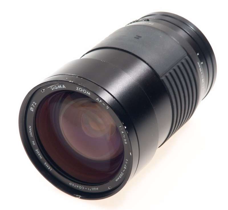 SIGMA ZOOM AF 1:4.5-5.6 f=28mm-200mm MULTI COATED CASE