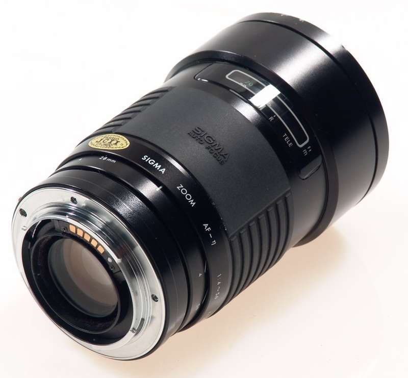 SIGMA ZOOM AF 1:4.5-5.6 f=28mm-200mm MULTI COATED CASE