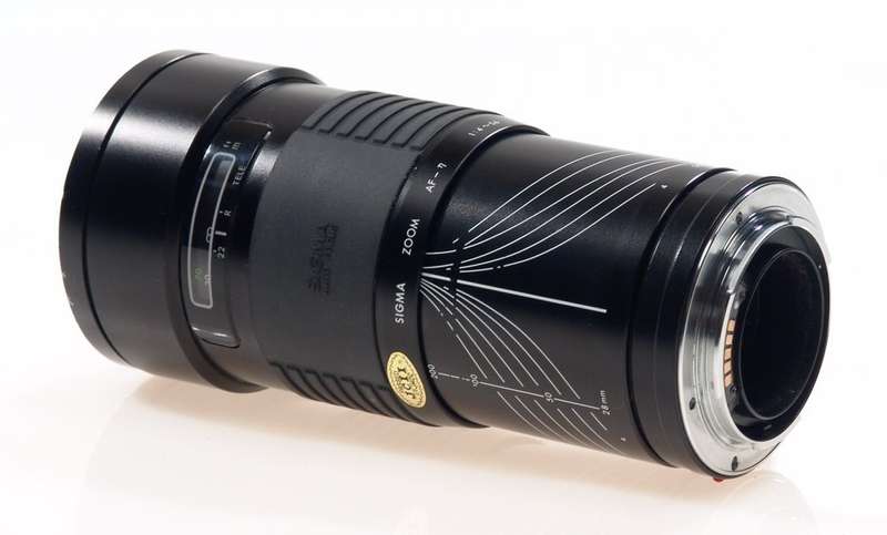 SIGMA ZOOM AF 1:4.5-5.6 f=28mm-200mm MULTI COATED CASE
