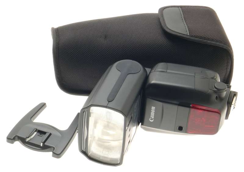 NEW SPEEDLITE CANON 600EX-RT SLR DIGITAL CAMERA FLASH BOUNCE CASE STAND COMPLETE