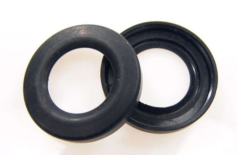 PUSH ON ZEISS LEICA LEITZ MICROSCOPE RUBBER EYEPIECES