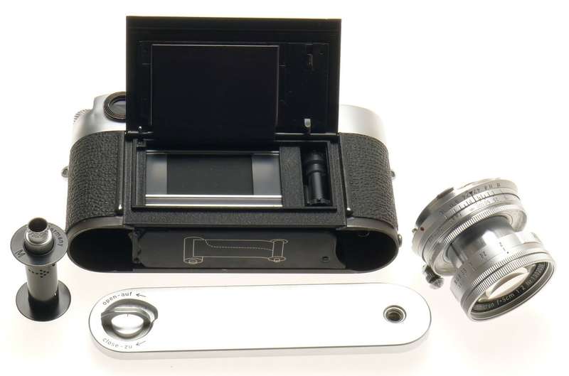 LEICA M2 BEAUTIFUL SUMMICRON 1:2 f=5cm LENS 2/50mm CASE MANUAL CAP CLEAN CAMERA