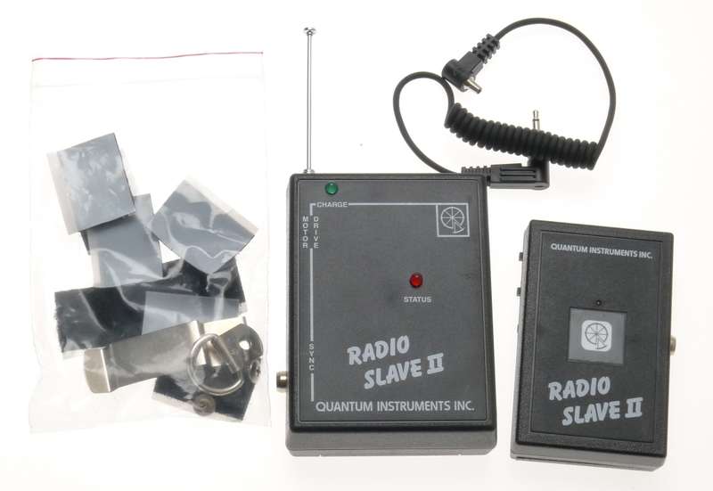 RADIO SLAVE II REMOTE CONTROL FOR CAMERA AND FLASH UNITS QUANTUM INSTRUMENTS BOX