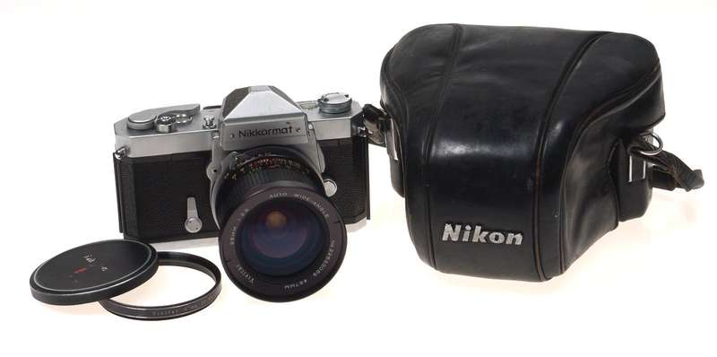 NIKKORMAT SLR AUTO WIDE ANGLE 2.5/28 VIVITAR LENS CASE