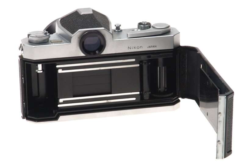 NIKKORMAT SLR AUTO WIDE ANGLE 2.5/28 VIVITAR LENS CASE