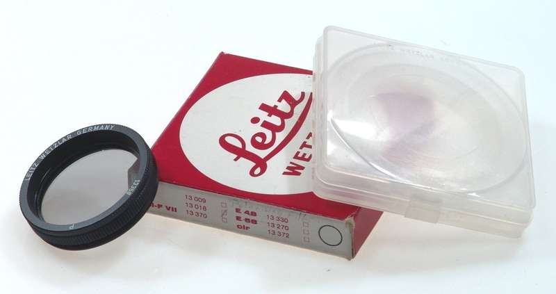 LEITZ 13358 P CAMERA LENS POL FILTER BOXED CASED NR