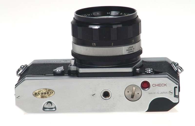 KONICA SLR AUTOREFLEX T CAMERA 1.4 HEXANON f=57 LENS NR