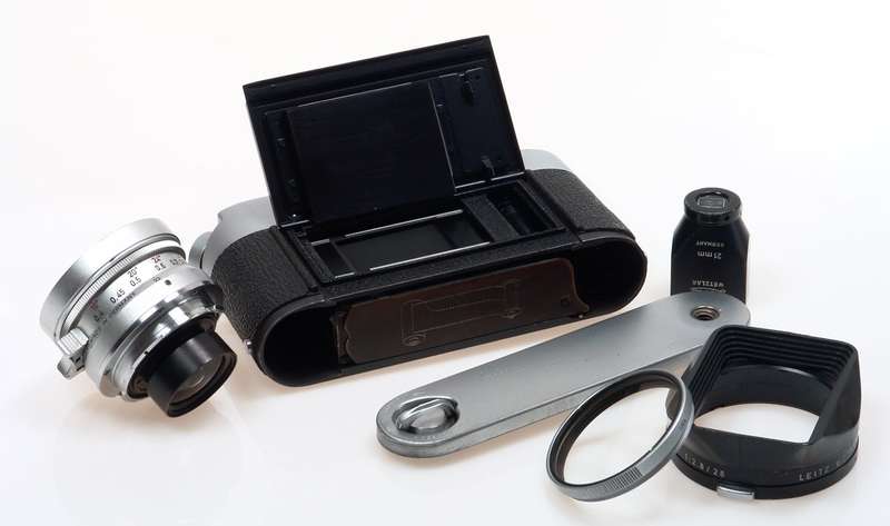 LEICA MDa CAMERA f=21mm FINDER SUPER-ANGULON FAST ULTRA WIDE ANGLE 1:3.4/21 HOOD