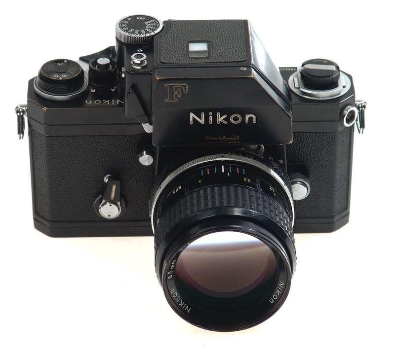 NIKON BLACK F PHOTOMIC HEAD CAMERA NIKKOR 2/85 LENS NR
