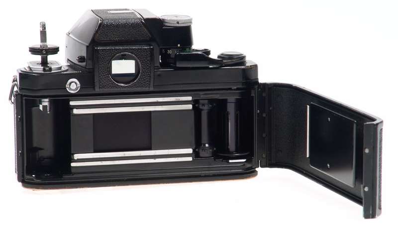 NIKON F2 PHOTOMIC DP-1 PRISM CAMERA 35mm BODY STRAP NR