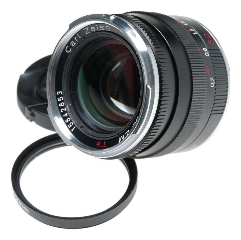 Leica M camera lens Zeiss Planar 2/50mm ZM T Excellent condition caps