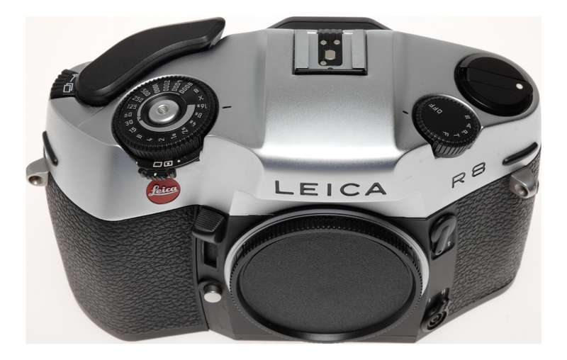Leica R8 SLR 35mm film camera Sliver chrome body boxed 10080