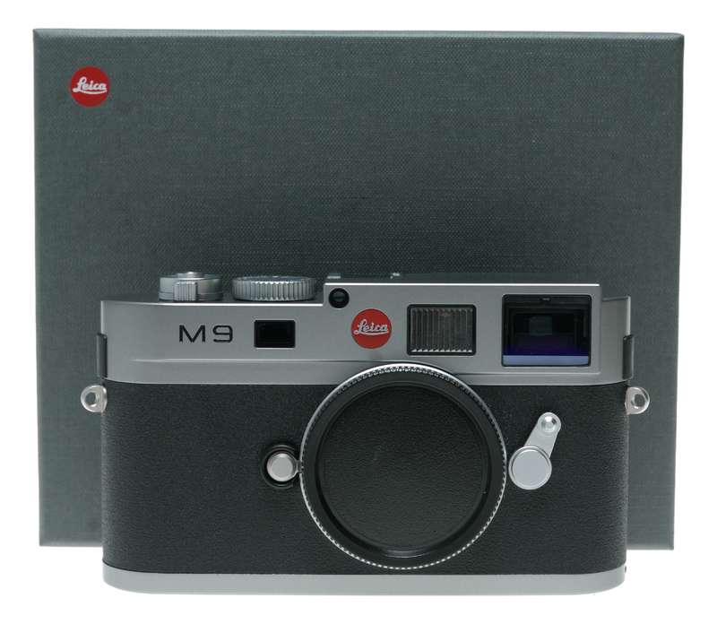 Leica M9 Digital Rangefinder Camera Silver Boxed Complete Kit Sensor damage