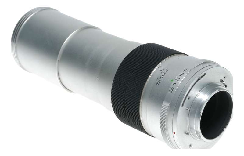 Topcon RE Auto-Topcor 1:5.6 f=200mm f/5.6 f=200mm Vintage SLR camera lens