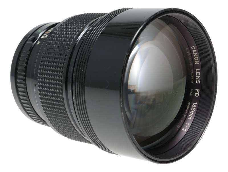 Canon Lens FD 135mm 1:2 vintage SLR tele lens 35mm film camera 2/135