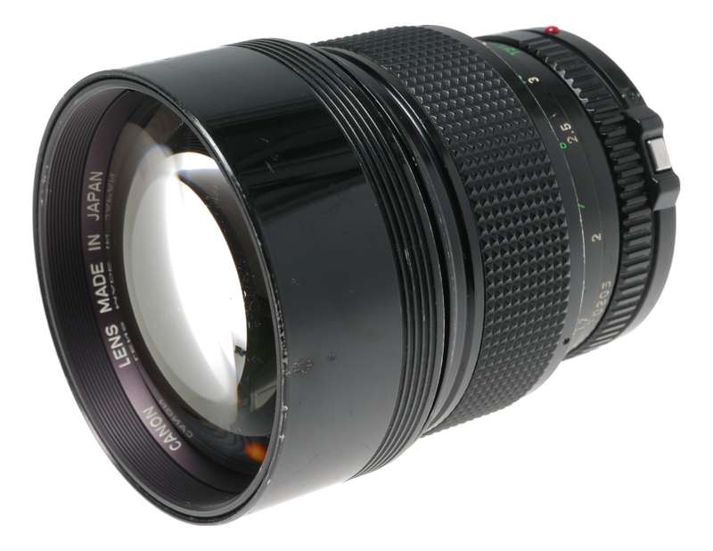 Canon Lens FD 135mm 1:2 vintage SLR tele lens 35mm film camera 2/135