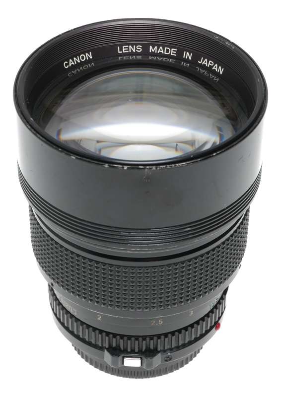 Canon Lens FD 135mm 1:2 vintage SLR tele lens 35mm film camera 2/135