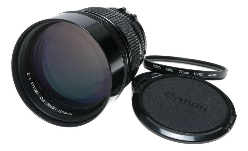 Canon Lens FD 135mm 1:2 vintage SLR tele lens 35mm film camera 2/135 filter
