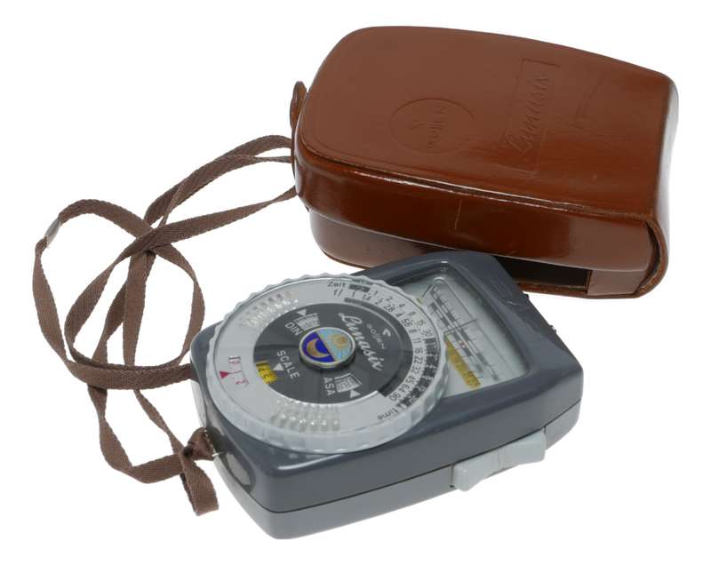 Gossen Lunasix Exposure meter set with leather case strap and manual