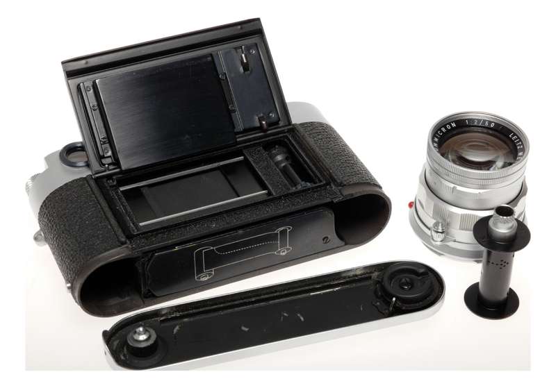 Leica M3 Rangefinder Camera Summicron 2/50 Meter Hood IROOA