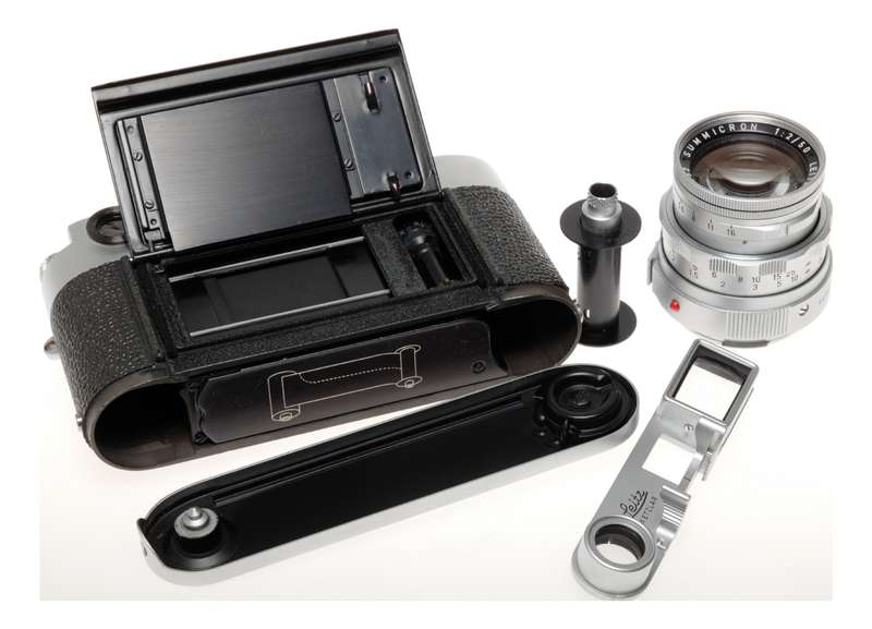 Leica M3 Rangefinder 35mm Film Camera Summicron 1:2/50 in Box