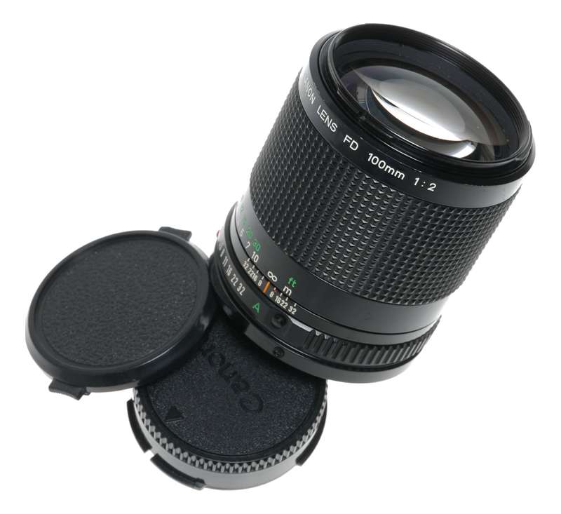 Canon Lens FD 100mm 1:2 vintage 35mm film camera lens 2/100 tele lens