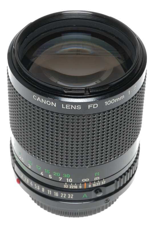 Canon Lens FD 100mm 1:2 vintage 35mm film camera lens 2/100 tele lens
